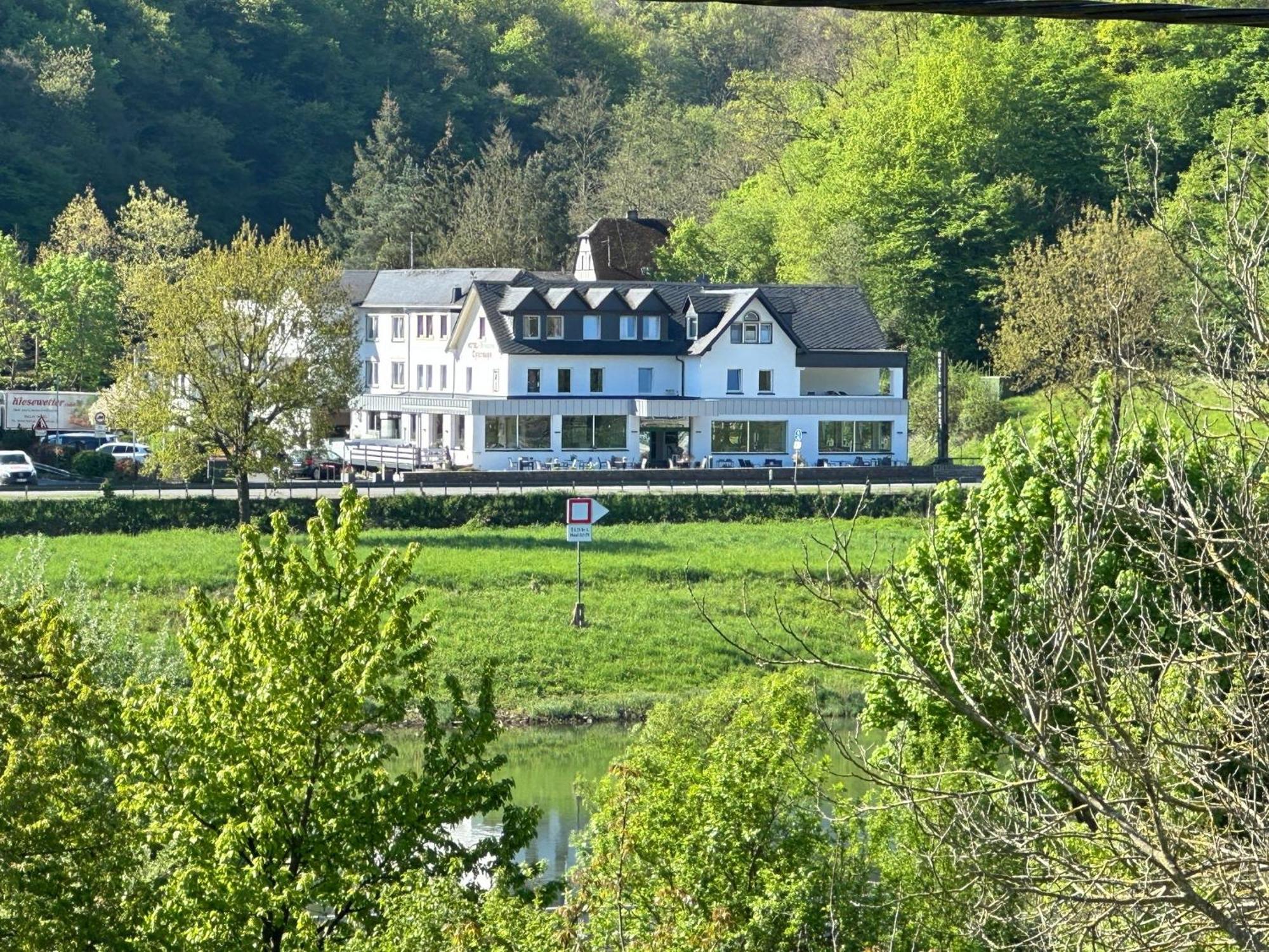 טריס-קארדן Hotel Ostermann מראה חיצוני תמונה